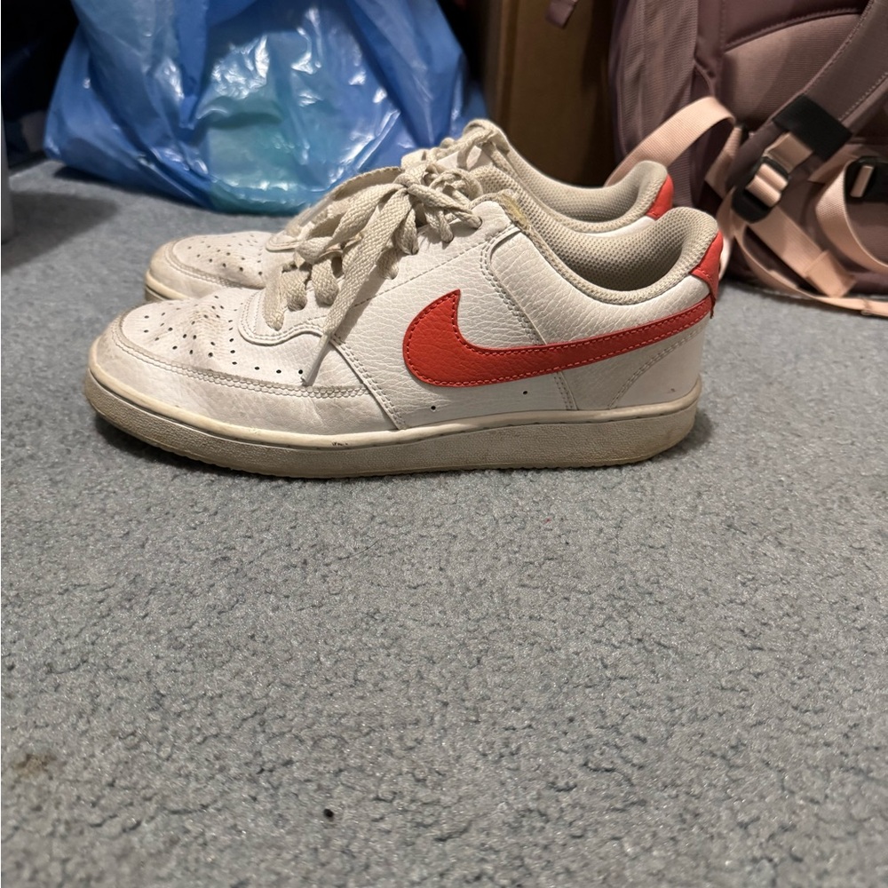 Nike white and coral low top women’s court sneaker